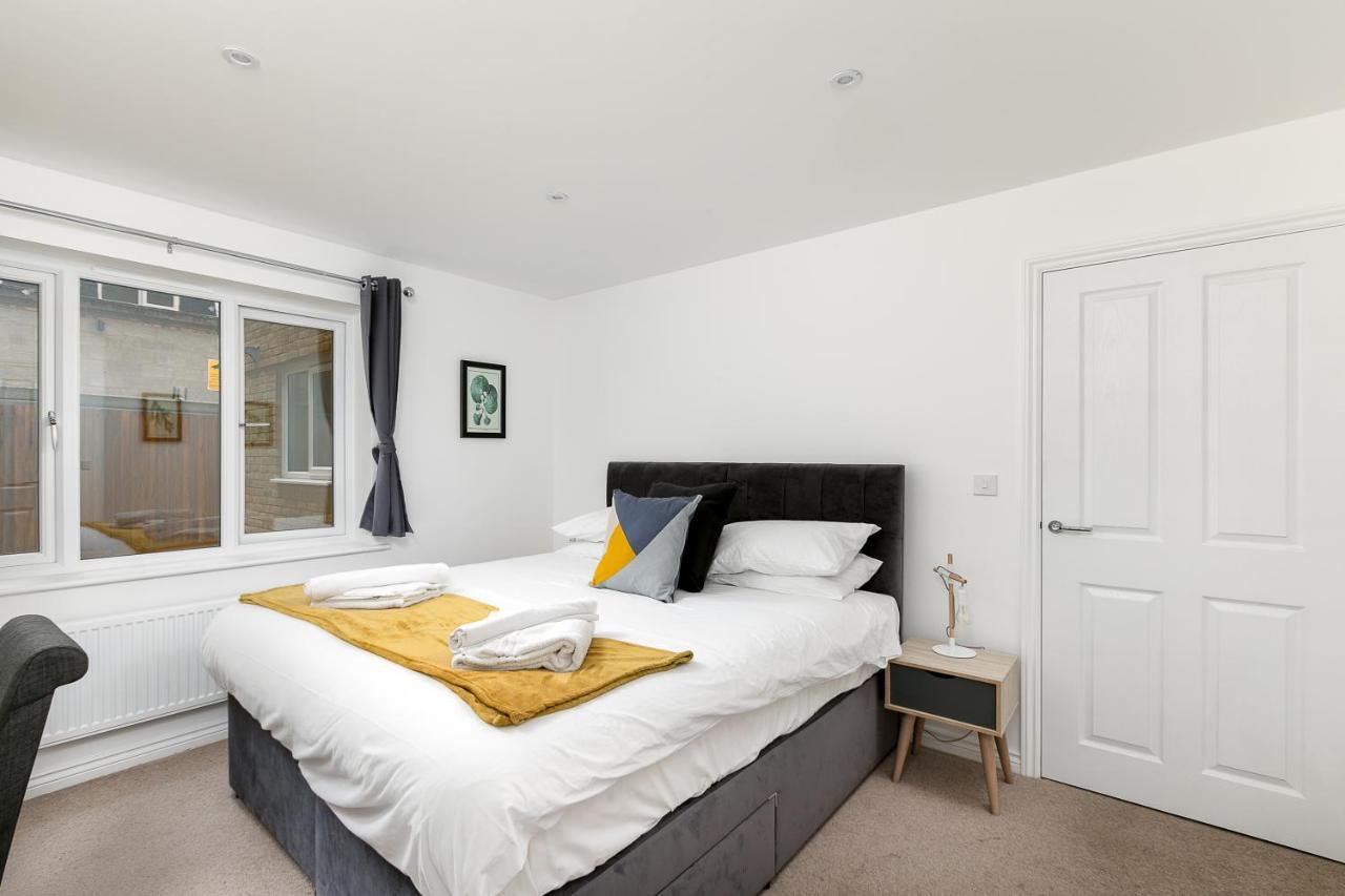 Hertford Serviced Apartments Ware Exteriör bild