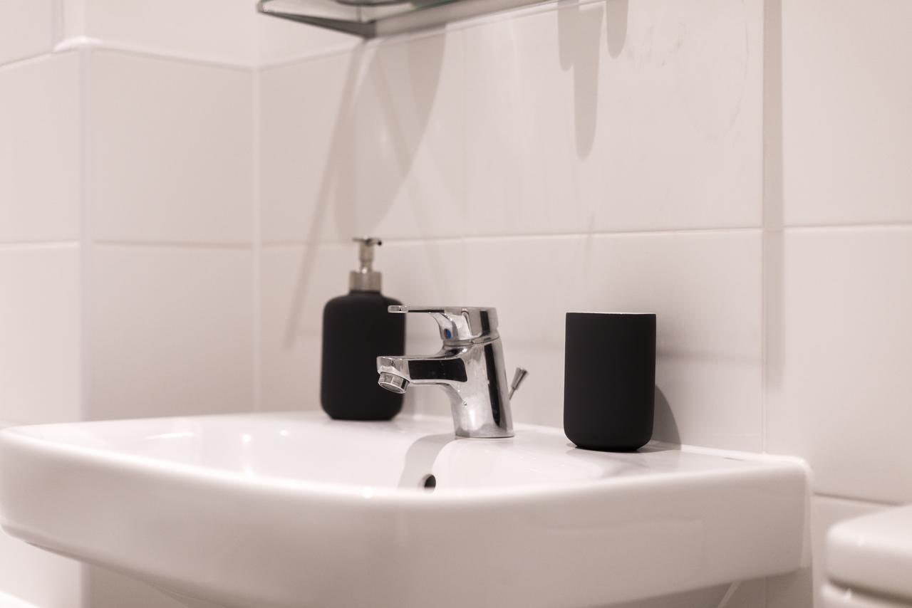 Hertford Serviced Apartments Ware Exteriör bild