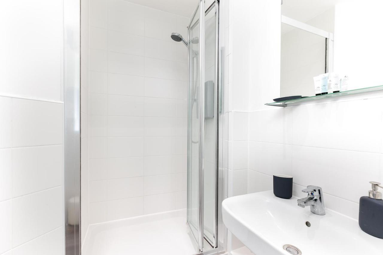 Hertford Serviced Apartments Ware Exteriör bild