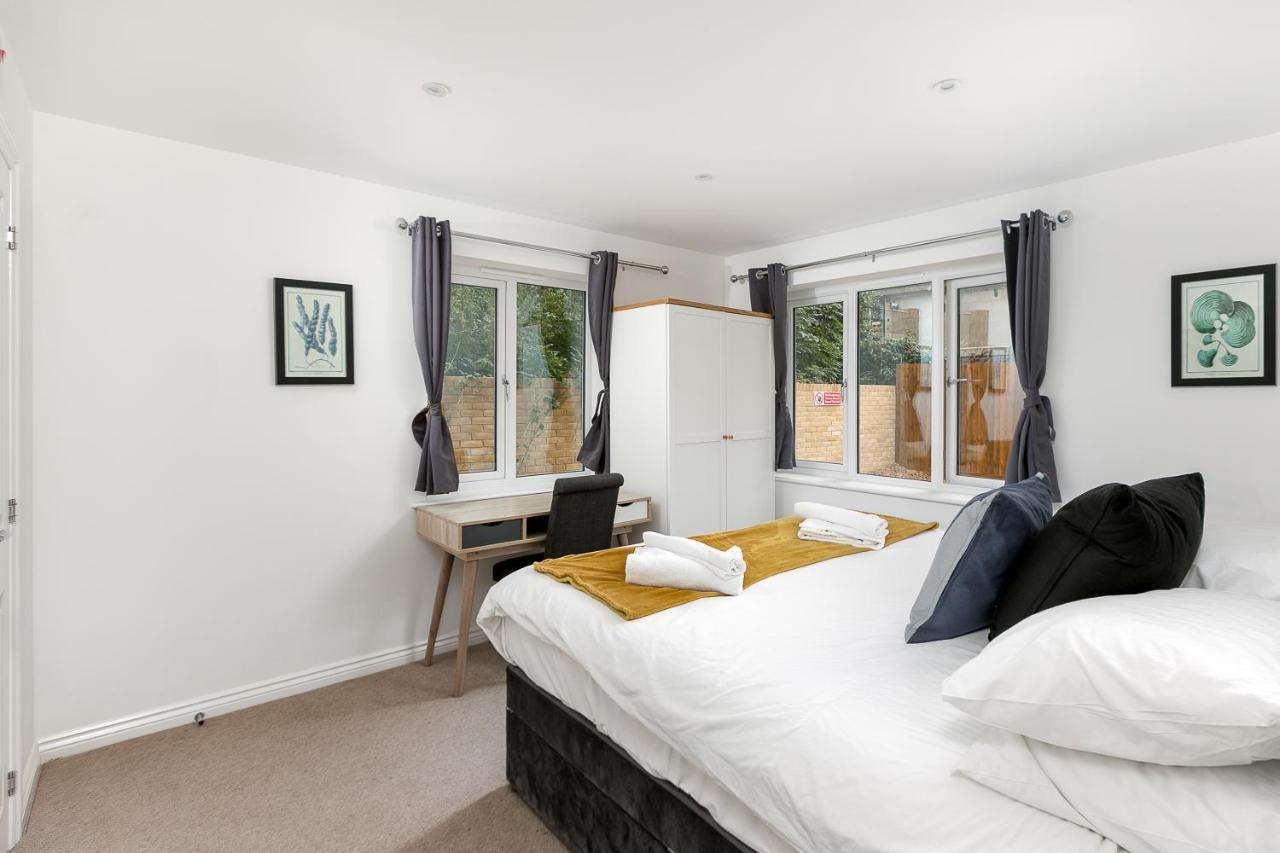 Hertford Serviced Apartments Ware Exteriör bild