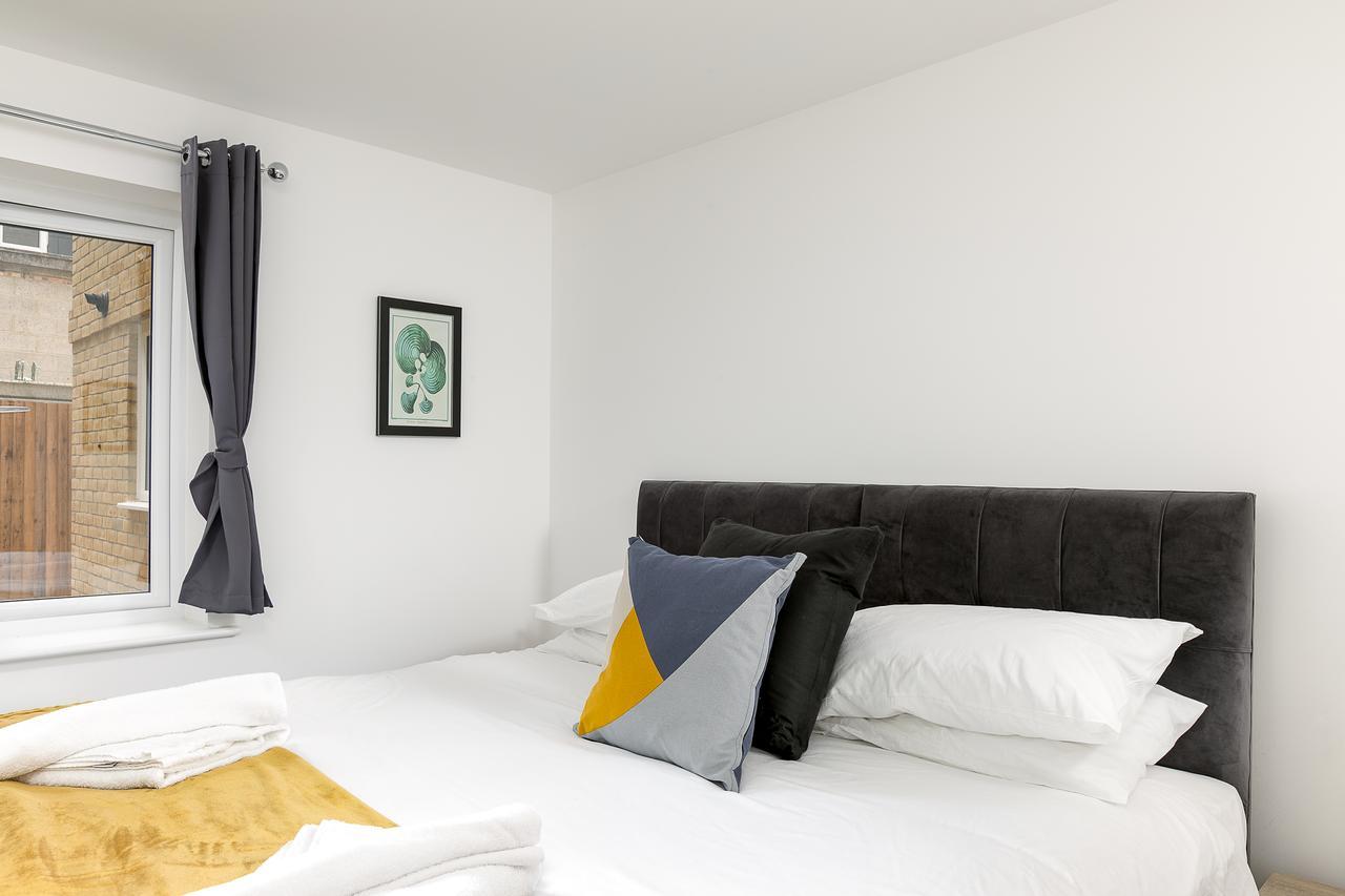 Hertford Serviced Apartments Ware Exteriör bild